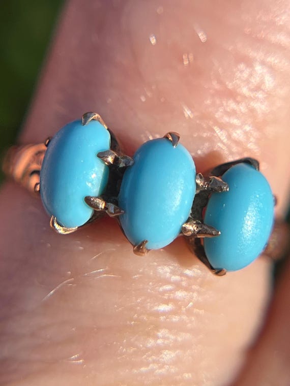 Three Stone Turquoise 9k Gold Ring - image 5