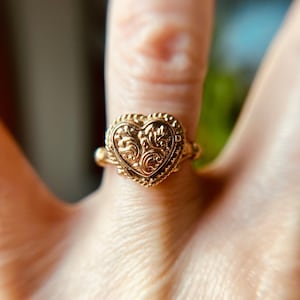 Vintage 14k Gold Heart Locket Ring