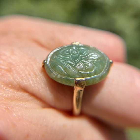 Carved Jadeite 14k Yellow Gold Floral Ring - image 9