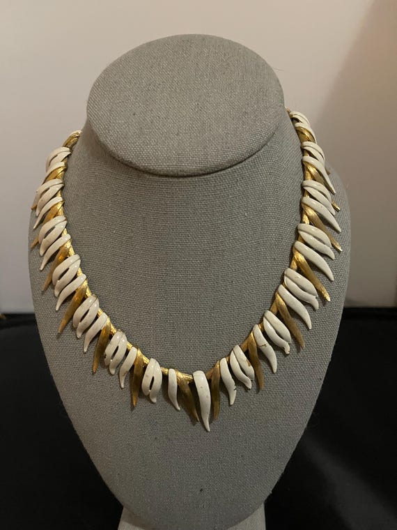 Vintage Marvella, two tone, white and gold tone necklace.