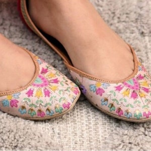 Multicolored floral jutti | handmade genuine leather punjabi jutti/khussa/mojari/flats/bridal shoes