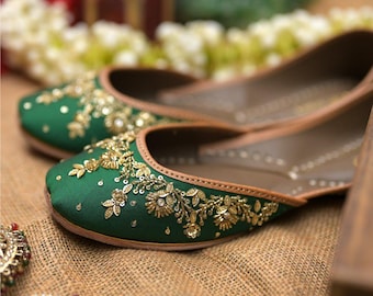 Rich Green silk juttis - handmade genuine leather punjabi jutti/khussa/mojari/flats/bridal shoes
