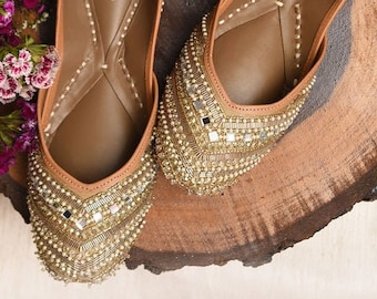 Gold juttis- handmade genuine leather punjabi jutti/khussa/mojari/flats/bridal shoes