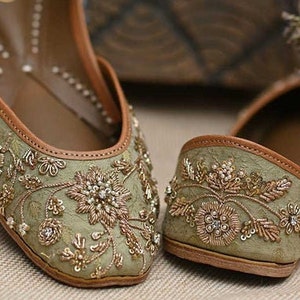 Sage green / Mint green silk base juttis - handmade genuine leather punjabi jutti/khussa/mojari/flats/bridal shoes