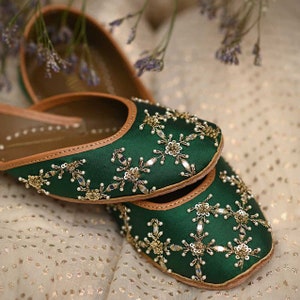 Green silk juttis - handmade genuine leather punjabi jutti/khussa/mojari/flats/bridal shoes