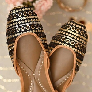 Black and gold juttis | handmade genuine leather punjabi jutti/khussa/mojari/flats/wedding shoes| Womens shoes