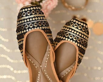 Black and gold juttis | handmade genuine leather punjabi jutti/khussa/mojari/flats/wedding shoes| Womens shoes