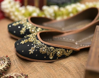 Zardozi Black juttis | handmade genuine leather punjabi jutti/khussa/mojari/flats/bridal shoes