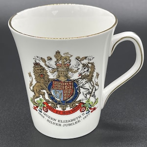 Vintage Queen Elizabeth II Silver Jubilee Cup. Reli Washbourne. 1977. Royal Family. Unique Gift.