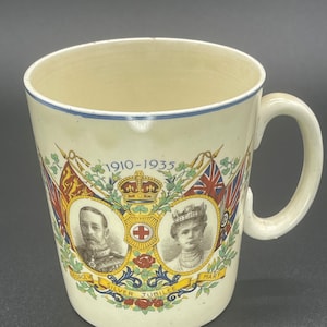 Vintage King George V and Queen Mary Silver Jubilee Cup. Castleford Potteries. 1935. Royal Family. Unique Gift.