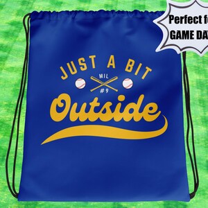 Uecker RIP Bag Brauer Fan Kordelzug RIP Bob Mr. Baseballtasche Uecker Zitat Shirt Just A Bit Outside Baseball Fan Geschenk Uecker Milwaukee