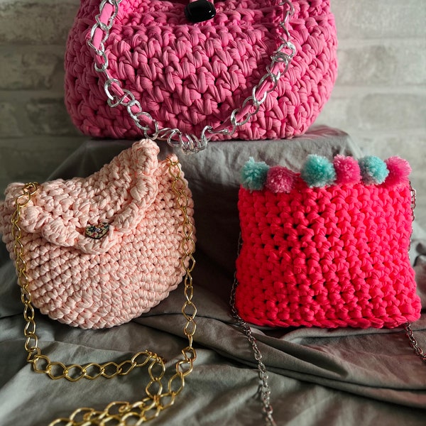 Bolsos trapillo para mujer Hecho a mano accesorios de ganchillo Complementos rosas bandoleras crochet Bolsos de hombro juvenil moderno