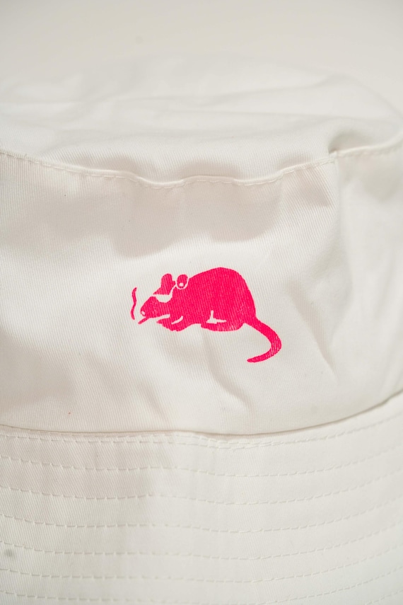 White Cotton Bucket Hat – Pink Rat Graphic