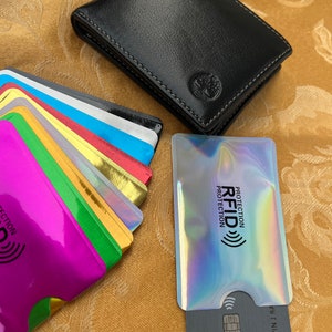 Capa para cartão anti-RFID de alumínio com 4 peças - Proteja suas informações pessoais com estilo e opções de cores vibrantes!