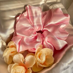 Stain Scrunchie, Silk Scrunchie, scrunchies, scrunchy, hair tie, hair scrunchy, gift ideas, bridesmaid, luxe