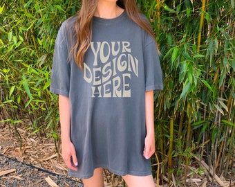 Comfort Colors C1717 Pepper Front Mockup Oversized Outdoors Mockup Model Mockup Trendy Mock Gray Colored Shirt Cowgirl Aesthetic Mockup