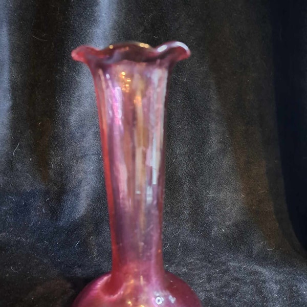 Beautiful Decorative Small Pink Glass Vase Collectible 6” Tall