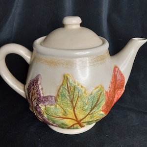 Vintage The Main Ingredients Pantry Wear Teapot W/ Raised Leaves