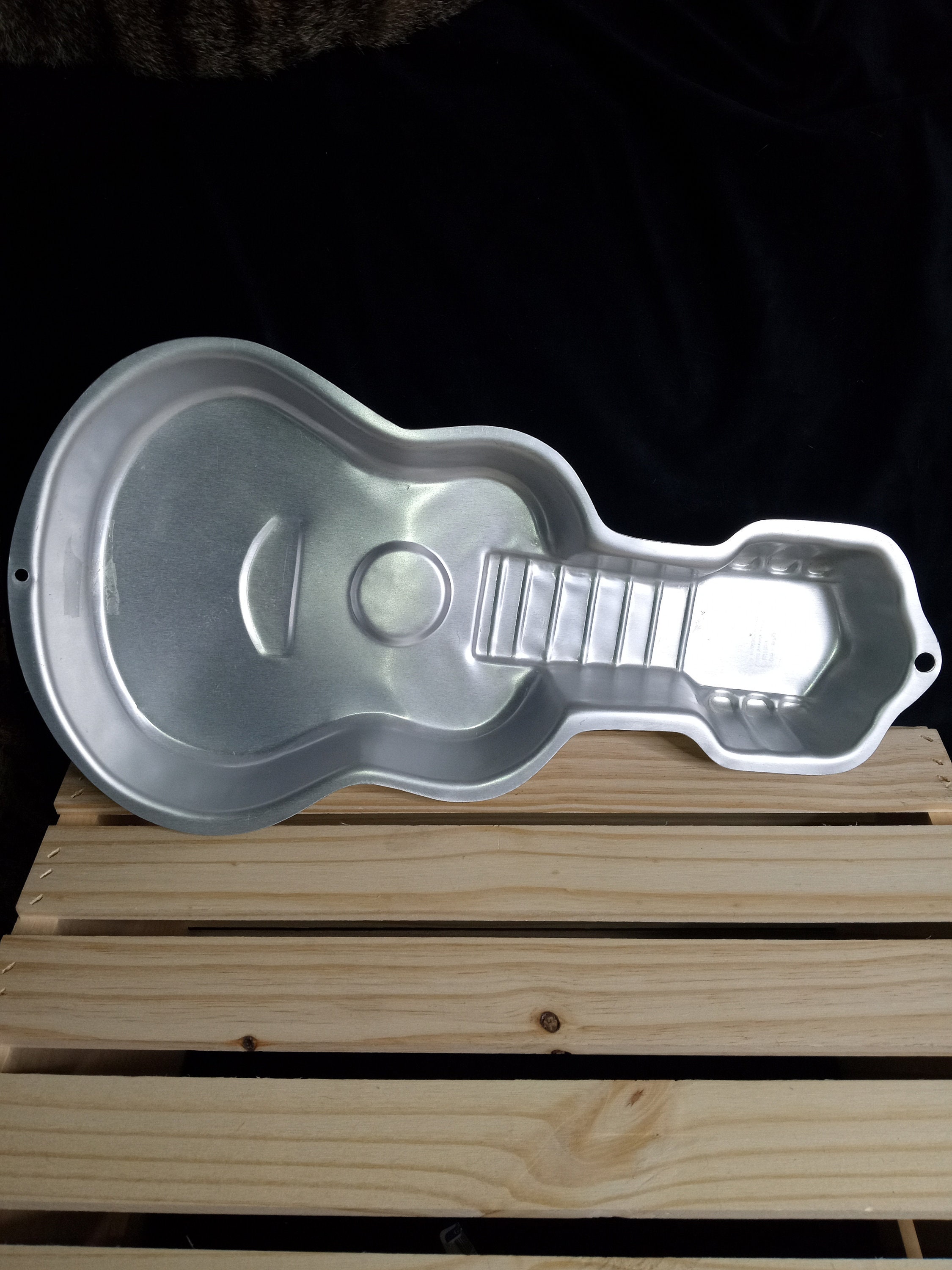 Vintage Wilton GUITAR CAKE PAN Electric Acoustic Aluminum 2000