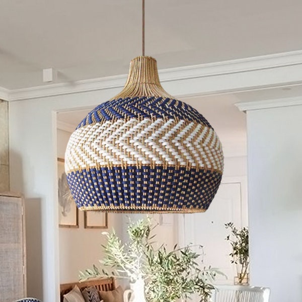 Lampe suspendue en rotin Samoa tissée à la main de haute qualité pour chambre à coucher, salon, cuisine, terrasse, décoration d'intérieur durable. Décoration verte par des artisans