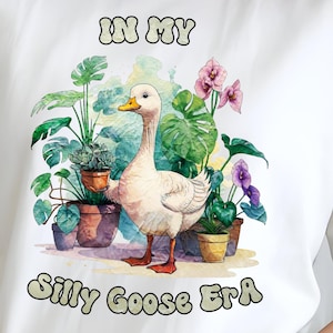 Funny Silly Goose Era Shirt Retro Goose Graphic Tee Humor T-Shirt Quirky Animal Shirt Novelty Top Trendy Graphic Tee Gift for Women Men