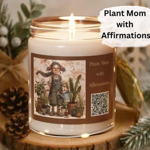 Può includere: Un set di tre tazze in ceramica con finitura opaca e macchiettata. Le tazze sono nei toni del crema, grigio chiaro e grigio scuro. Ogni tazza ha un design semplice e minimalista.