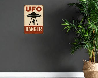 Señal de peligro OVNI: Decoración de pared vintage de abducción extraterrestre (envejecida)