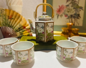 Vintage Japanese Teapot with 4 Cups