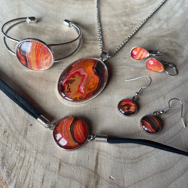 Ensemble de bijoux 5 pièces en rouge orange # pendentif # boucles d'oreilles # bracelet #kunstkuesstwerkstatt #cadeau #pouring # bijoux cabochon #unique #