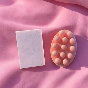 Strawberry & Oats goat milk Soap