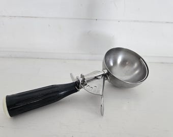 Black Bakelite ice cream scoop