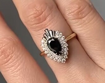 Anello di fidanzamento in moissanite con taglio a pera nero da 2,5 ct, grappolo di diamanti in moissanite nero in oro 14 carati, anello nuziale, anello con pera Halo, regalo di anniversario