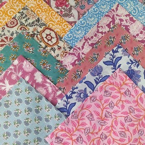 Servilletas de tela de algodón a la venta al por mayor, combinadas y a juego. Juego de servilletas de mesa reutilizables con estampado a mano. Servilletas de algodón ecológicas.