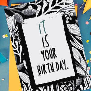Cartão para impressão IT IS YOUR BIRTHDAYCard. Gênero neutro Fácil lindo cartão engraçado faça você mesmo pensativo para qualquer colega de escritório ou ente querido. Dwight Shrute