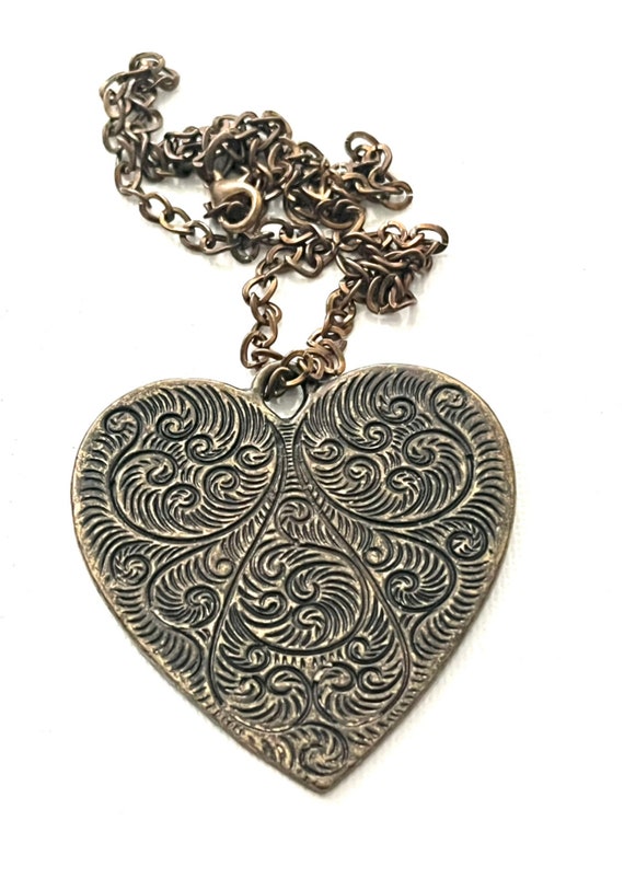 Vintage etched  heart necklace, artisan jewelry, … - image 3