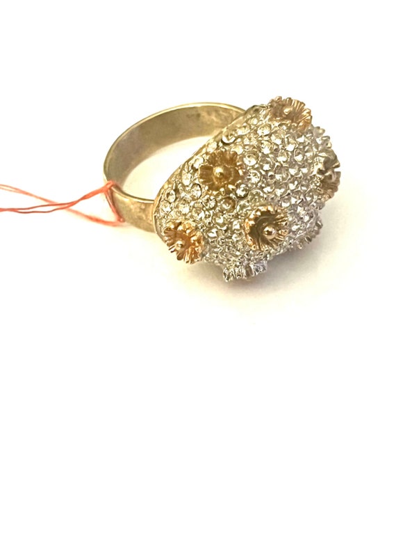 vintage cluster gold flower ring, size 6.5, pave r