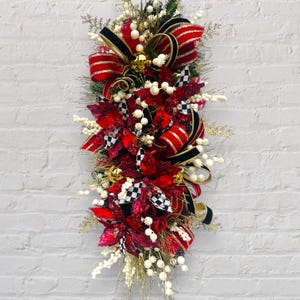 Ghirlanda natalizia di lusso nera, rossa e oro, ghirlanda natalizia Arlecchino per porte, decorazione natalizia glamour con stella di Natale, decorazioni natalizie sofisticate