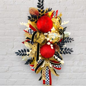 Ghirlanda natalizia di lusso nera, rossa e oro, elegante ghirlanda natalizia da appendere alla porta, decorazione natalizia glamour, decorazioni natalizie sofisticate