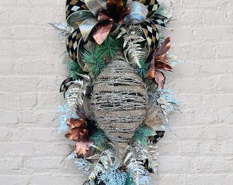 Woodlands Christmas Wreath with gold and brown , Rustic Holiday Door Decor, Natural Greenery Christmas Decoration, Elegant Woodland Swag