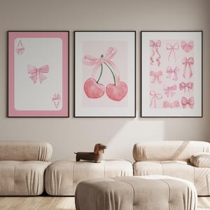 Juego de 3 cuadros decorativos de pared con lazos rosas de moda, póster elegante, decoración de apartamento universitario, estampado de lazos de acuarela, decoración de habitación coqueta, arte de pared femenino