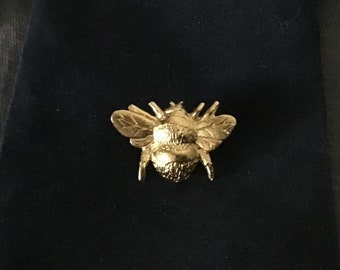 Beautiful Bee Gold Plated Pewter Pin Badge With Gift Bag