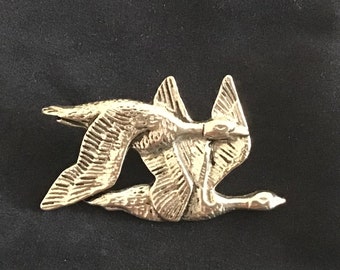 Beautiful Flying Geese Sliver Pewter Pin Badge With Gift Bag