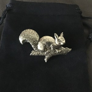 Beautiful Squirrel Sliver Pewter Pin Badge With Gift Bag