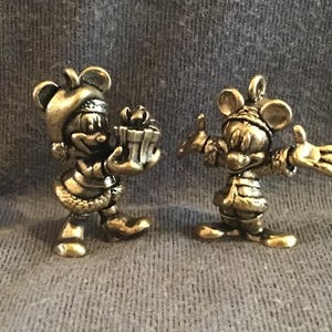 Gold mickey mouse statue - Etsy 日本