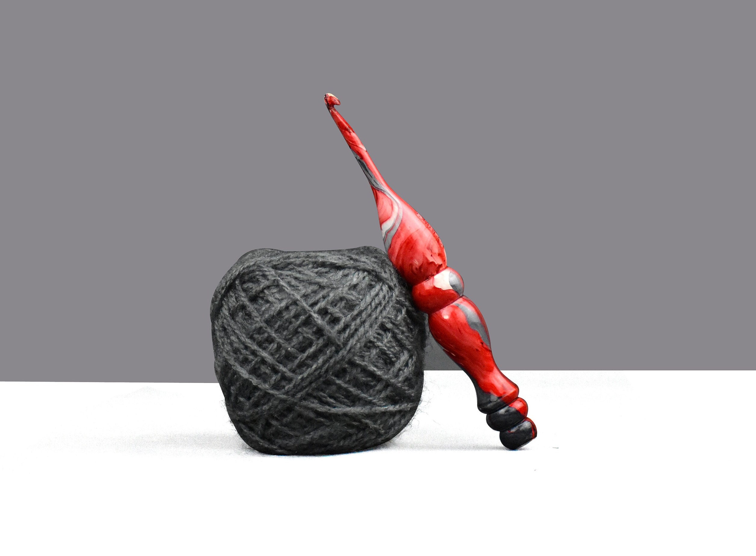 Nagina International's Heavy Duty Wooden Yarn Ball Winder -Premium Crafted  Knitting Crocheting Accessories – Table top Yarn Swift (r+b) – Nagina  International