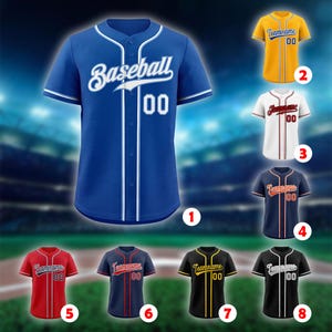 以下が含まれることがあります： 青、黄色、白、赤、ネイビー、黒など、さまざまな色の野球のユニフォームのコレクション。各ユニフォームにはチーム名と番号「00」が表示されています。ユニフォームはボタンフロントで、コントラストの効いたトリムが付いています。