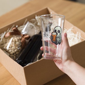 Ghostly Pint Glass - &#39;I&#39;m Just Here for the BOOS&#39; Design - Spooky Halloween-Themed Beer Glass