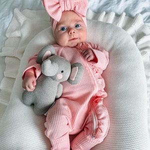 トップス JILTU baby frill foodie Organic Waffle 2-Way Zip Ruffle Footie, Cottontail Pink