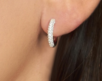 Pave Diamant Huggie Creolen