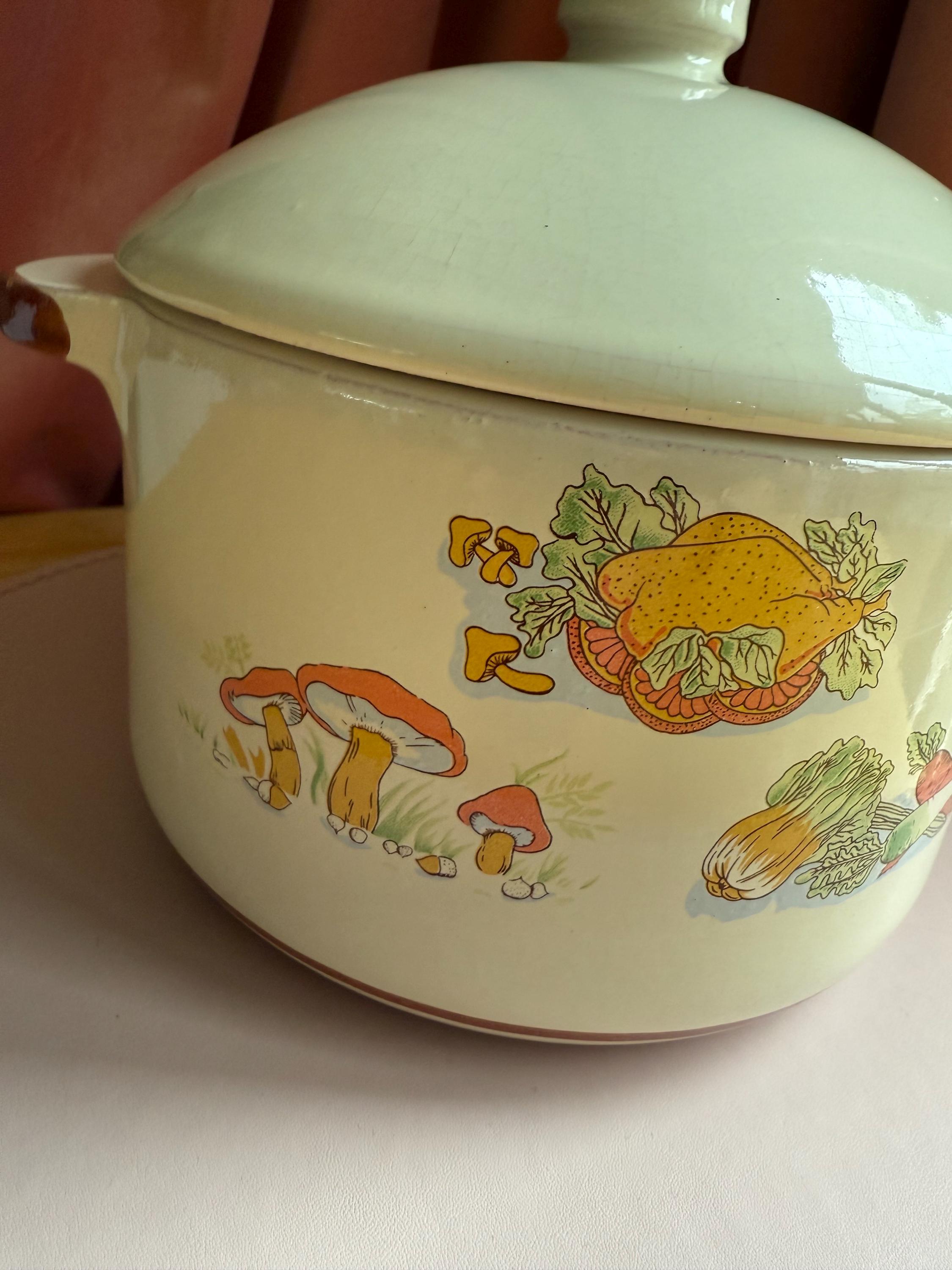 1970年代のヴィンテージ陶器製蓋付きキャセロールポット 